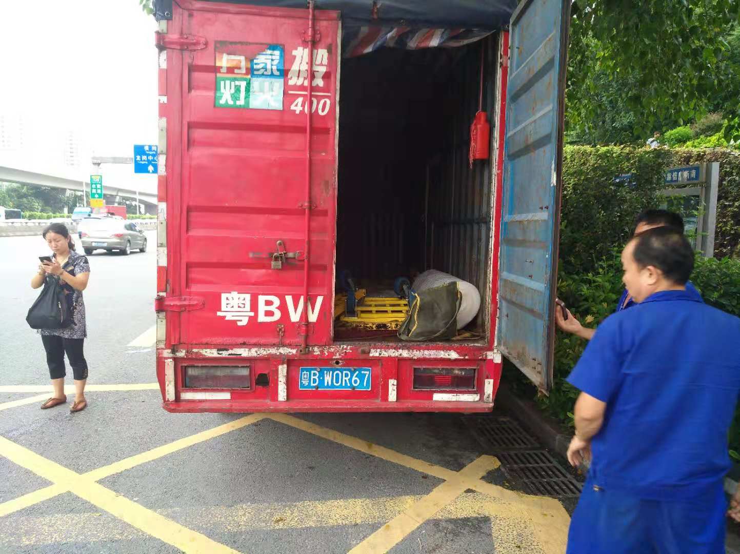 深圳搬家公司電話，萬家燈火搬家歡迎你！