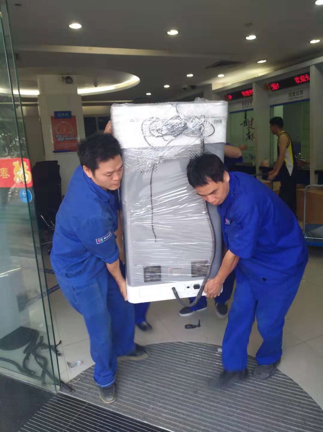 搬家公司專業(yè)搬家，為你省心，省力！