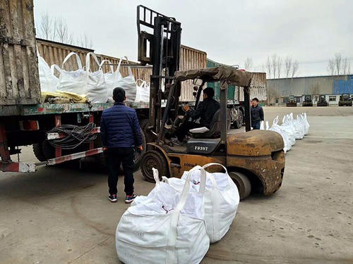 深圳專業(yè)高空吊運(yùn)大件物品,沙發(fā)床墊字畫